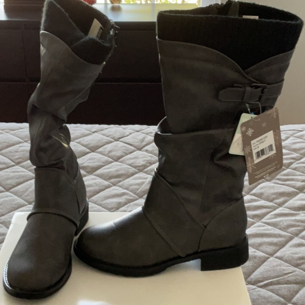 Gray Muk Luk lined boots